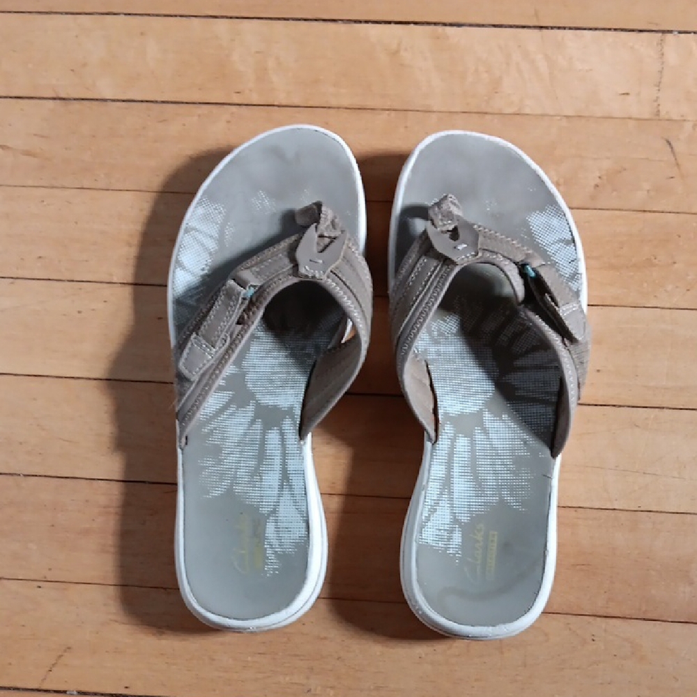 Clarks Cloudsteppers Brown Sandals